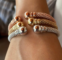 Load image into Gallery viewer, Modern bracelet white gold 14 Karats 14 karats spheres