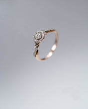 Load image into Gallery viewer, Gold Ring 14 K Round Diamond Design Solitaire - Anillo de  Diamantes 14 K Solitario Redondo