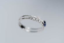Load image into Gallery viewer, Gold Ring Sapphire white gold with Diamonds- Anillo de oro en Zafiro con Oro Blanco y Diamantes