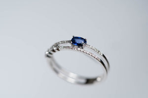 Gold Ring Sapphire white gold with Diamonds- Anillo de oro en Zafiro con Oro Blanco y Diamantes