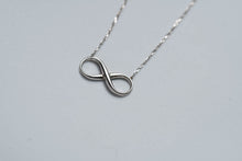 Load image into Gallery viewer, Gold Infinity Medal Chain White Gold - Cadena Medalla Infinito en Oro Blanco