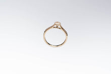 Load image into Gallery viewer, Rose Gold Square Diamond 14 K Ring-  Anillo de Oro Rosa Cuadrado 14 K